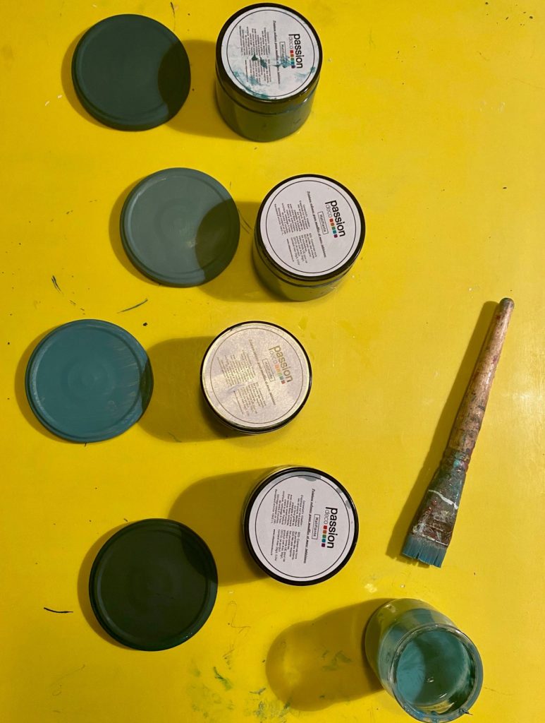 peinture des couvercles des bocaux en verre