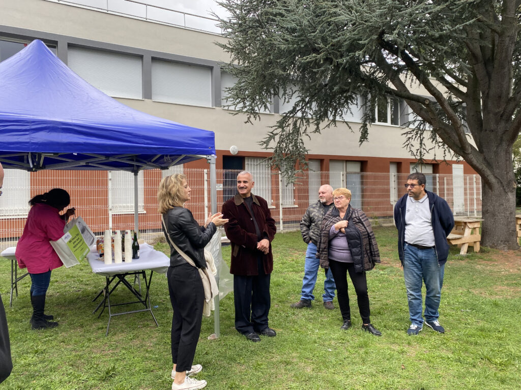 Présentation de la Bricothèque d'Egly lors de la fête de l'automne